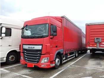 Curtainsider truck DAF XF 440: picture 1