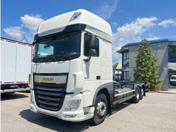 Container transporter/ Swap body truck DAF XF 450.26 E6 (BDF): picture 1