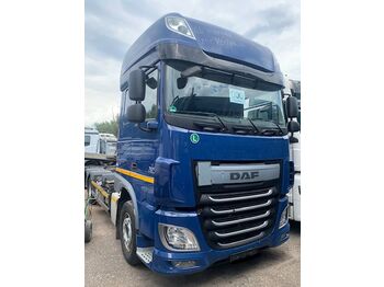 Container transporter/ Swap body truck DAF XF 460: picture 1