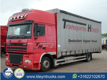 Curtainsider truck DAF XF 95.430 superspacecab 4x2: picture 1