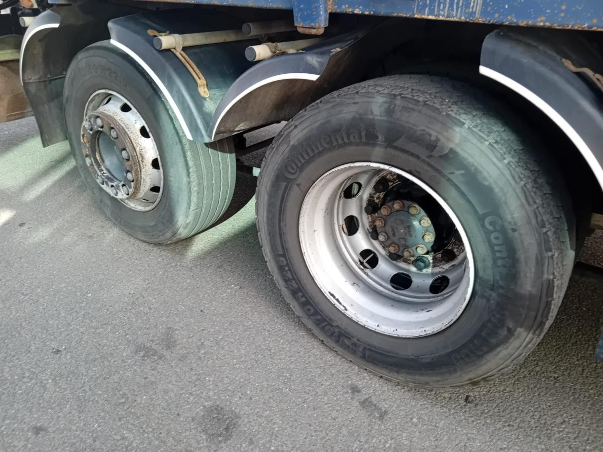 Dropside/ Flatbed truck DAF XF105 460