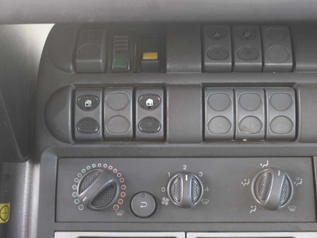 Dropside/ Flatbed truck Iveco EUROCARGO 100E17, EURO 3, CRANE HIAB 035-2