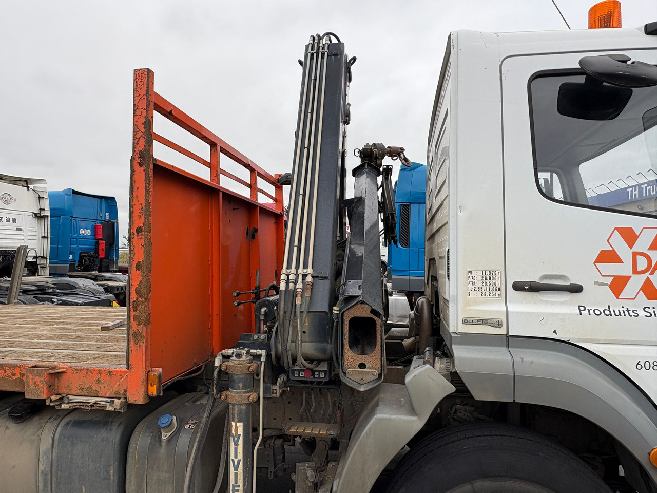 Dropside/ Flatbed truck Mercedes Axor 2533