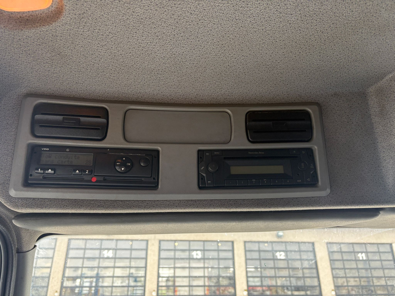 Dropside/ Flatbed truck Mercedes Axor 2533