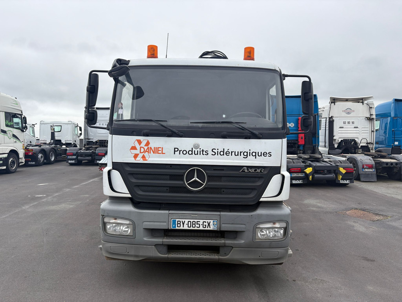 Dropside/ Flatbed truck Mercedes Axor 2533