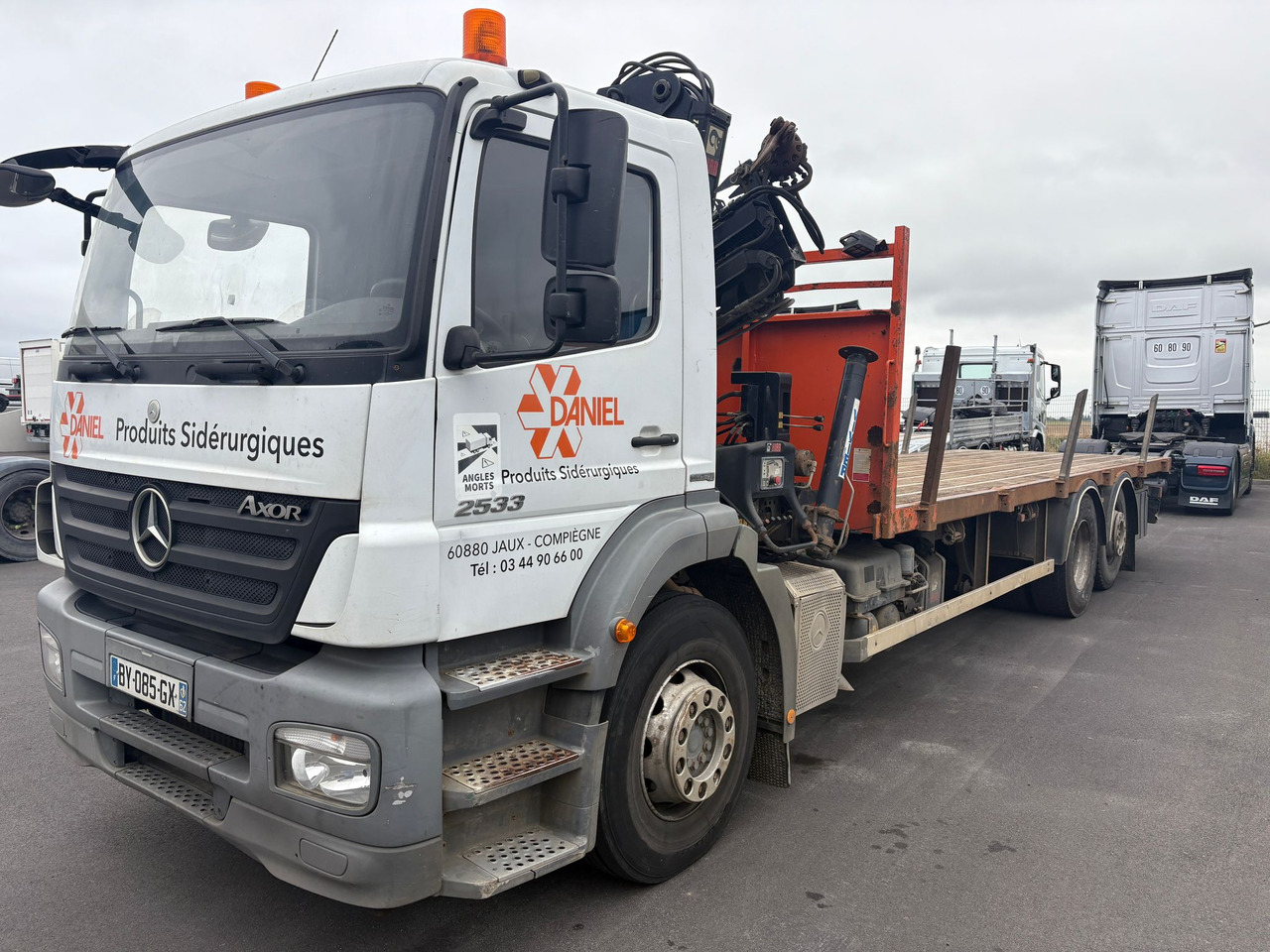Dropside/ Flatbed truck Mercedes Axor 2533