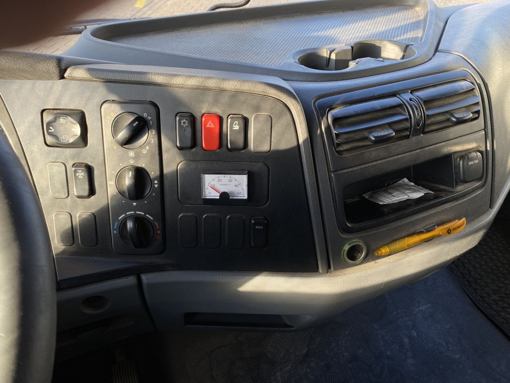 Dropside/ Flatbed truck Mercedes-Benz 818 Atego