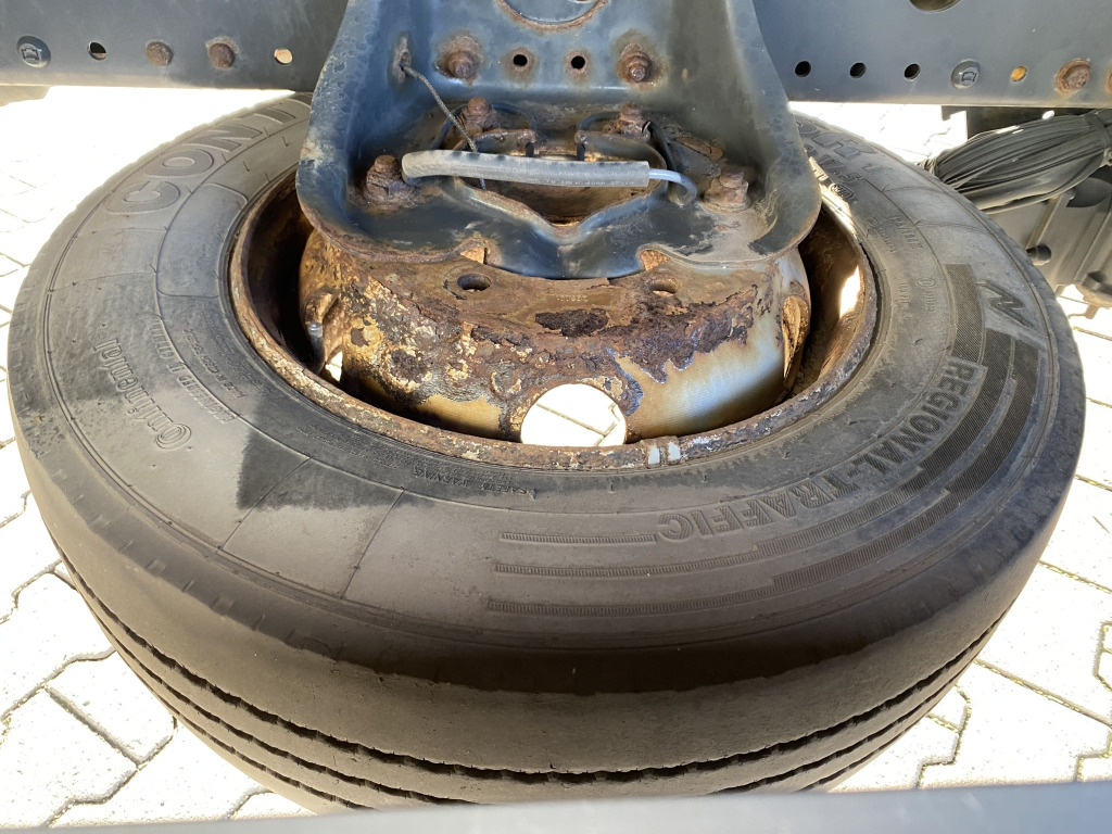 Dropside/ Flatbed truck Mercedes-Benz 818 Atego