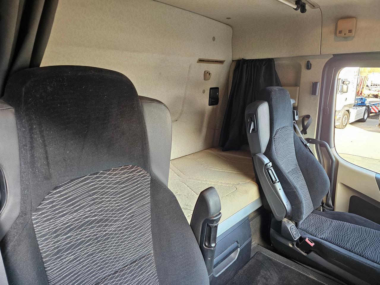 Dropside/ Flatbed truck Mercedes Benz Actros 2645 6x4