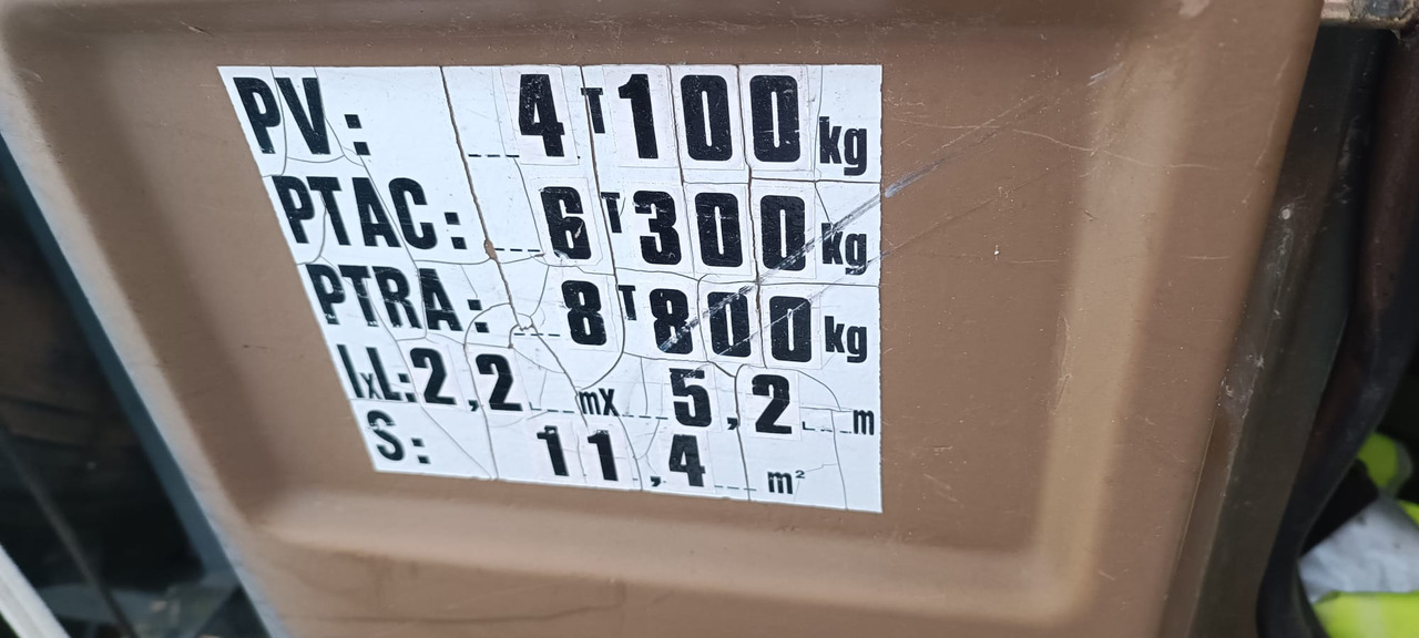 Dropside/ Flatbed truck RVI TRM2000