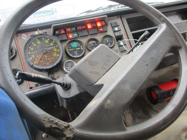 Dropside/ Flatbed truck Renault M160