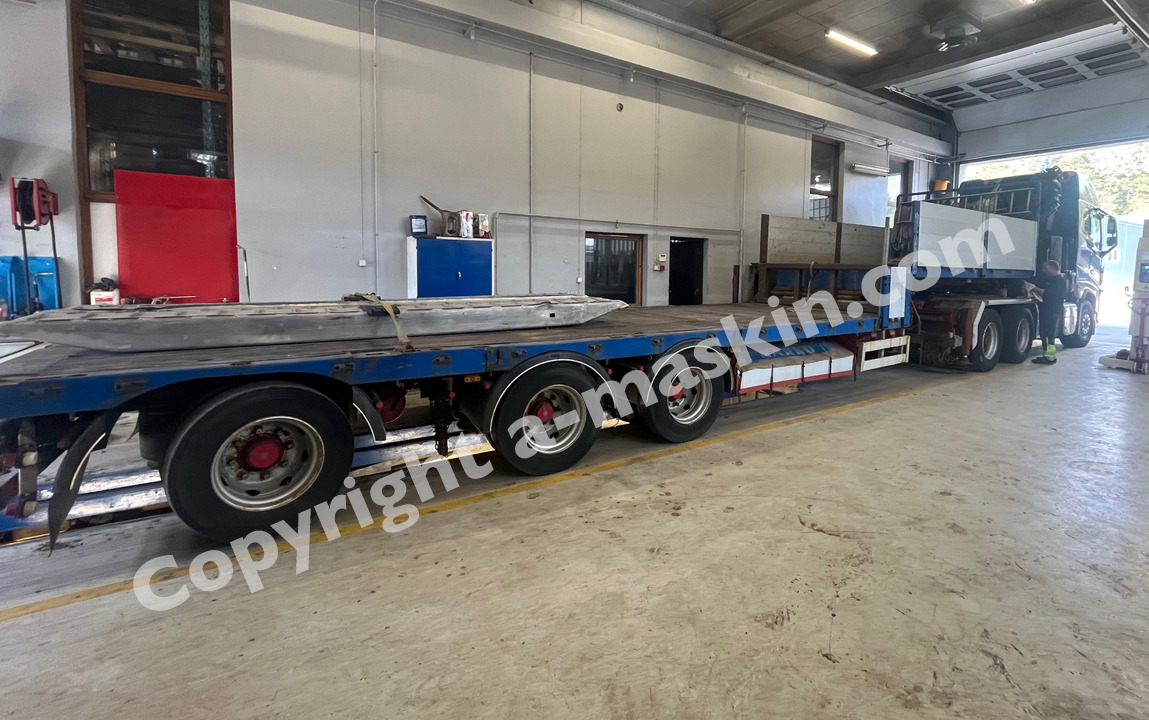 Dropside/ Flatbed truck VOLVO FH 540
