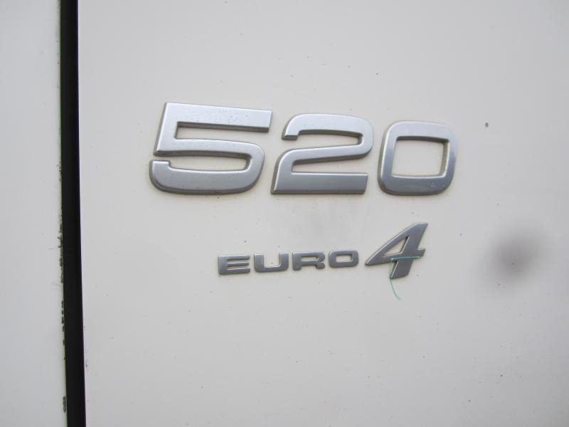 Dropside/ Flatbed truck Volvo FH 520