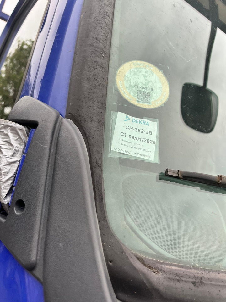 Dropside/ Flatbed truck Volvo FM 420