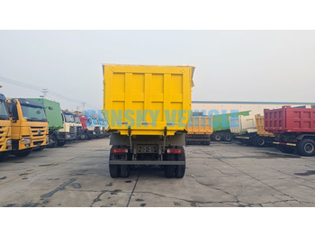 Tipper for transportation of bulk materials HOWO 6X4 400/430HP Tipper Truck: picture 4