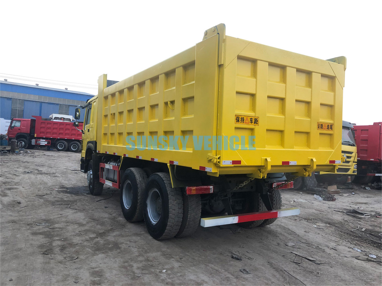 Tipper for transportation of bulk materials HOWO 6X4 400/430HP Tipper Truck: picture 8