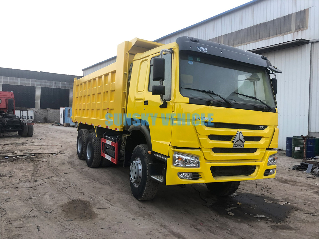 Tipper for transportation of bulk materials HOWO 6X4 400/430HP Tipper Truck: picture 6