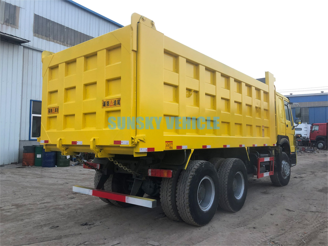Tipper for transportation of bulk materials HOWO 6X4 400/430HP Tipper Truck: picture 7