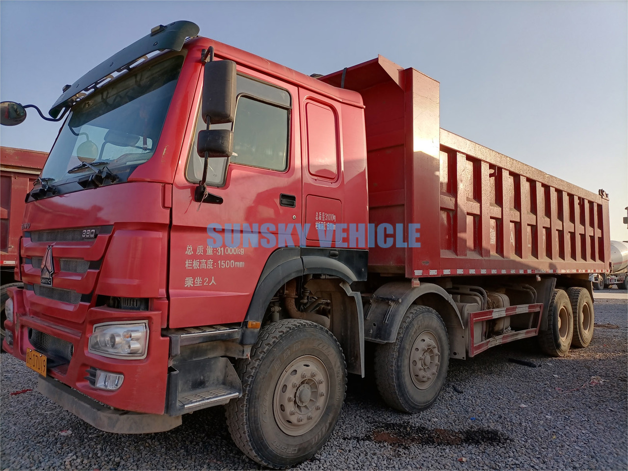 Tipper for transportation of bulk materials HOWO 8x4 NX430 Dump Truck: picture 10
