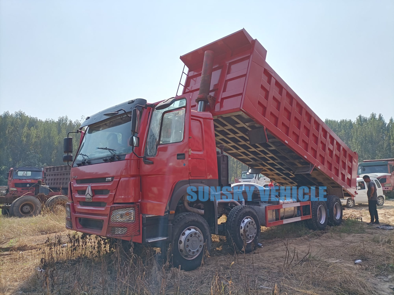 New Tipper for transportation of bulk materials HOWO Brand New 8X4 400HP Tipper Truck: picture 6