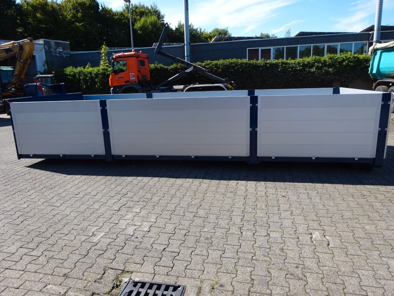 Hook lift truck 12 cbm Abrollcontainer Pritsche