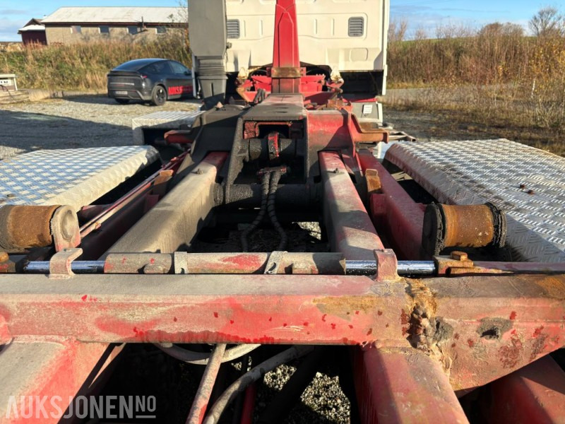 Hook lift truck 2005 Iveco 260S48 krokløft