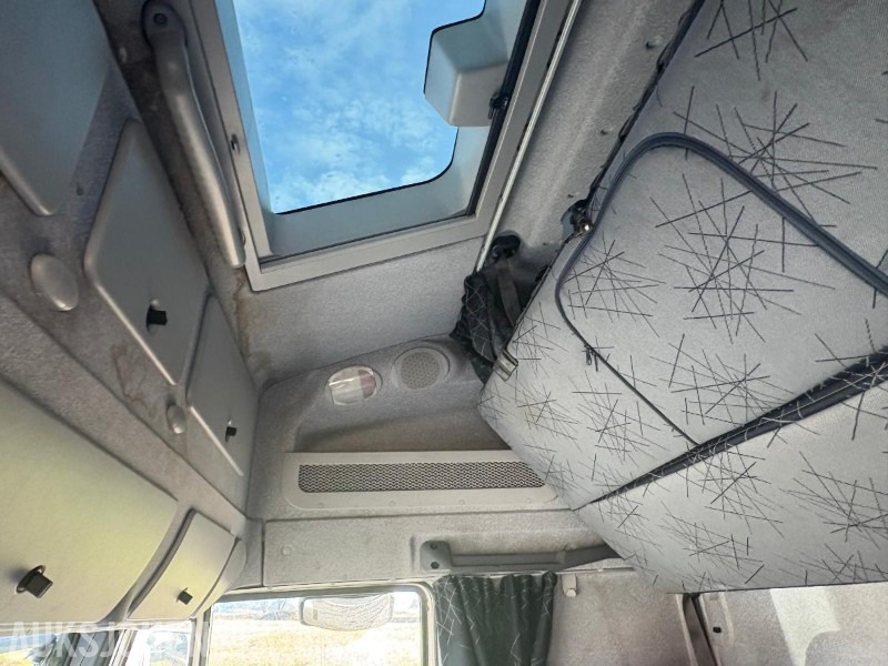 Hook lift truck 2005 Iveco 260S48 krokløft