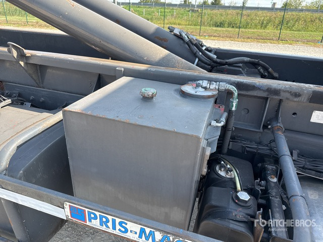 Hook lift truck 2007 DAF CF85 6x2 Roll-Off Truck