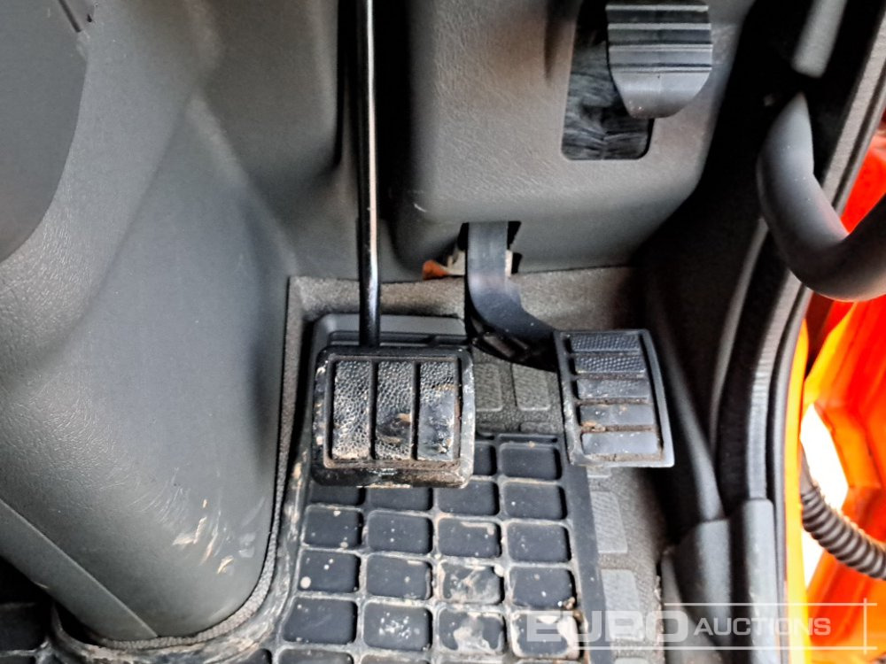 Hook lift truck 2011 Volvo FM