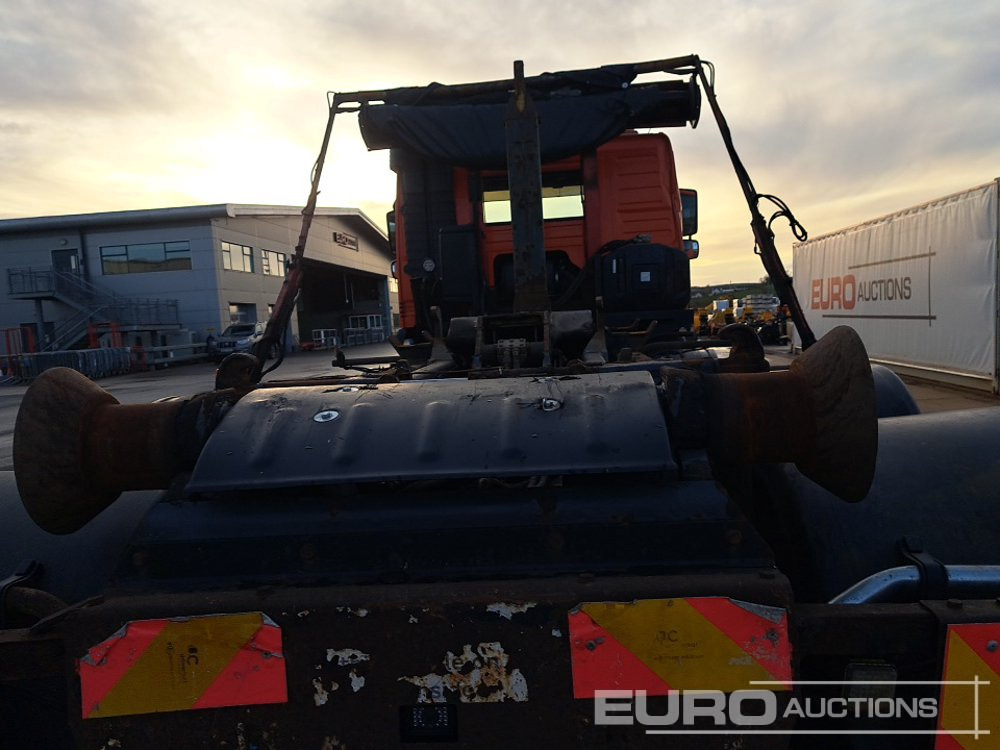 Hook lift truck 2011 Volvo FM