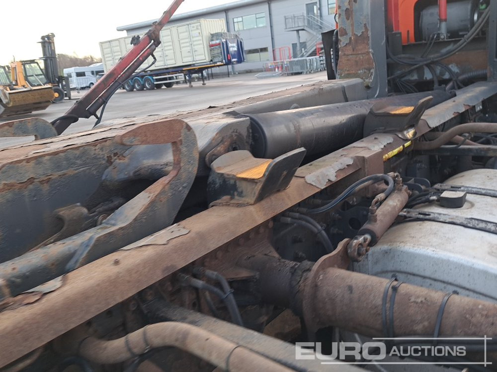 Hook lift truck 2011 Volvo FM