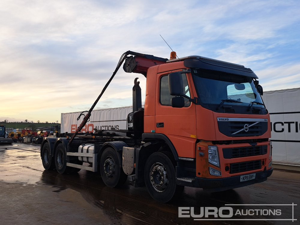 Hook lift truck 2011 Volvo FM