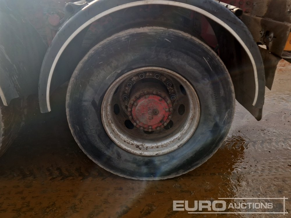 Hook lift truck 2012 DAF CF85-410