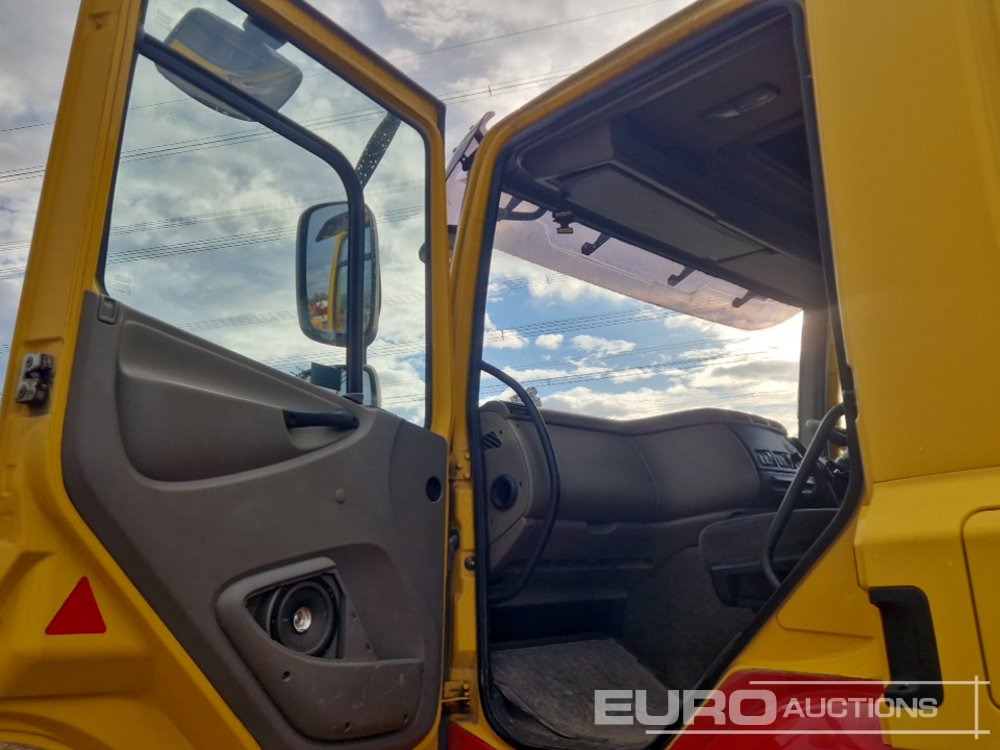 Hook lift truck 2012 DAF CF85-410