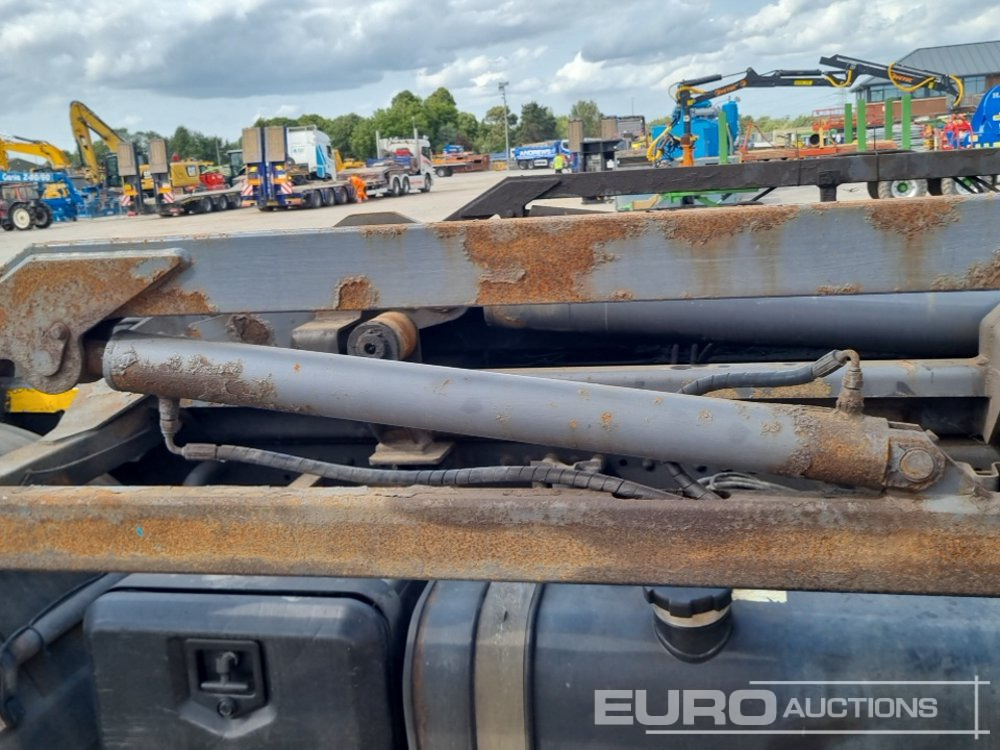 Hook lift truck 2012 MAN 35.360