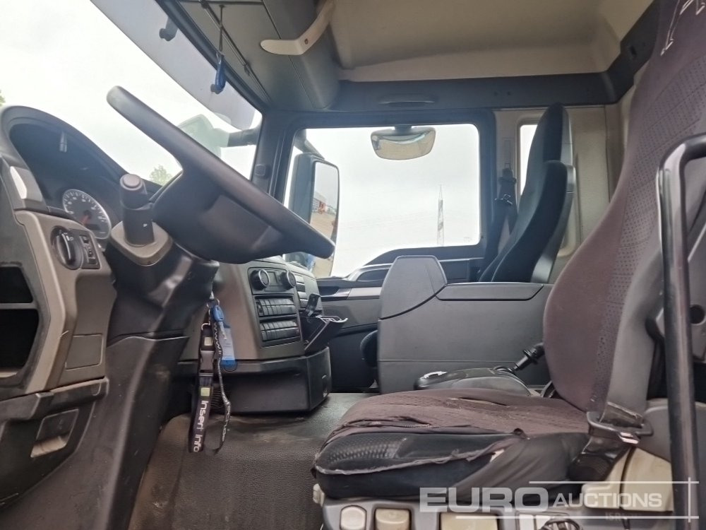 Hook lift truck 2012 MAN TGS 26.440