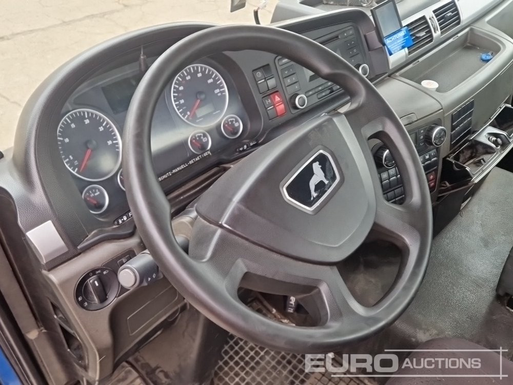 Hook lift truck 2012 MAN TGS 26.440