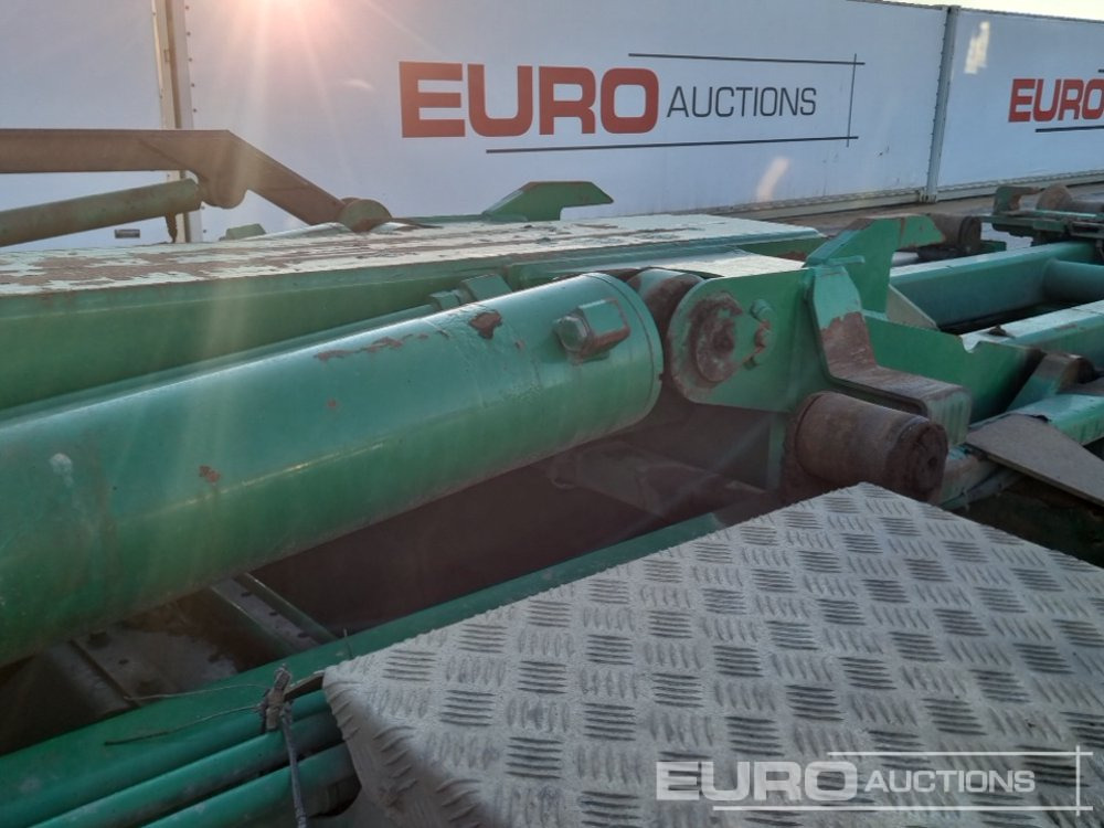 Hook lift truck 2013 DAF CF85.360