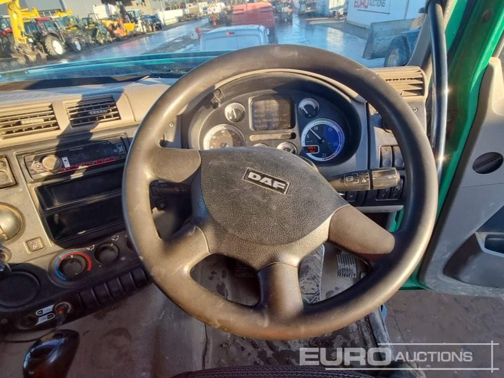 Hook lift truck 2013 DAF CF85.360