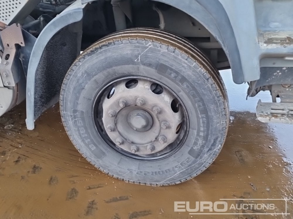 Hook lift truck 2013 DAF CF85.360