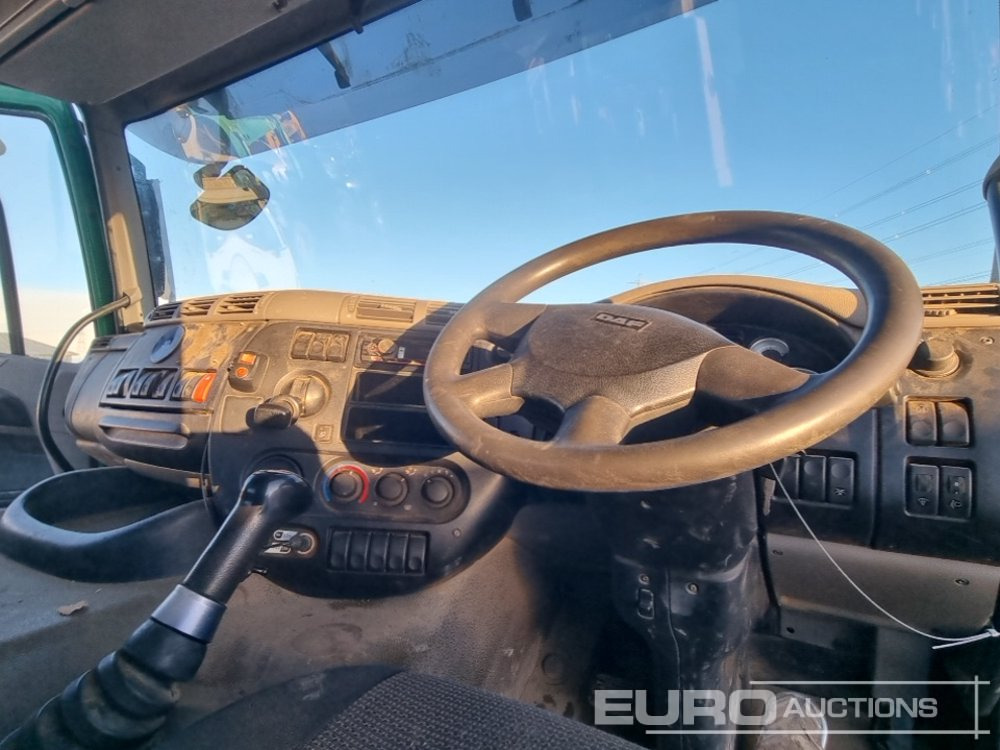 Hook lift truck 2013 DAF CF85.360