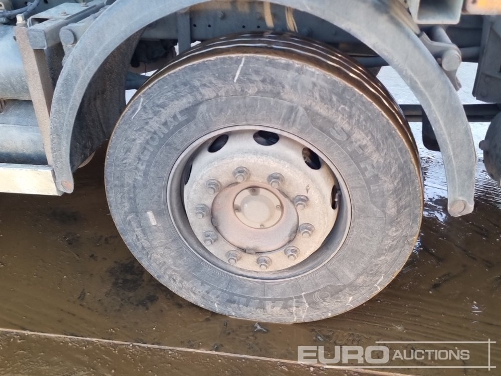 Hook lift truck 2013 DAF CF85.360