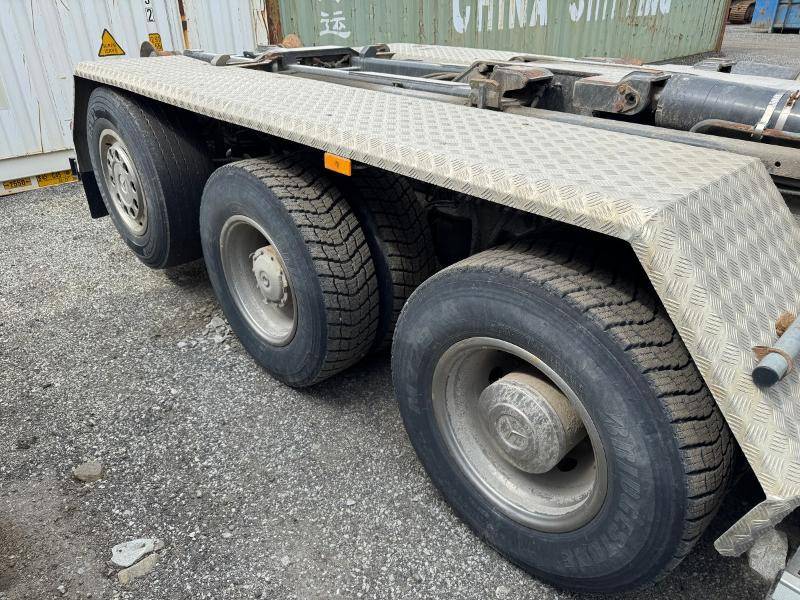 Hook lift truck 2015 Mercedes-Benz ACTROS