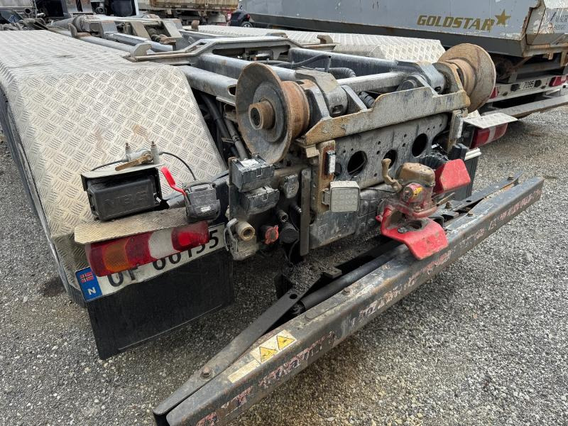 Hook lift truck 2015 Mercedes-Benz ACTROS