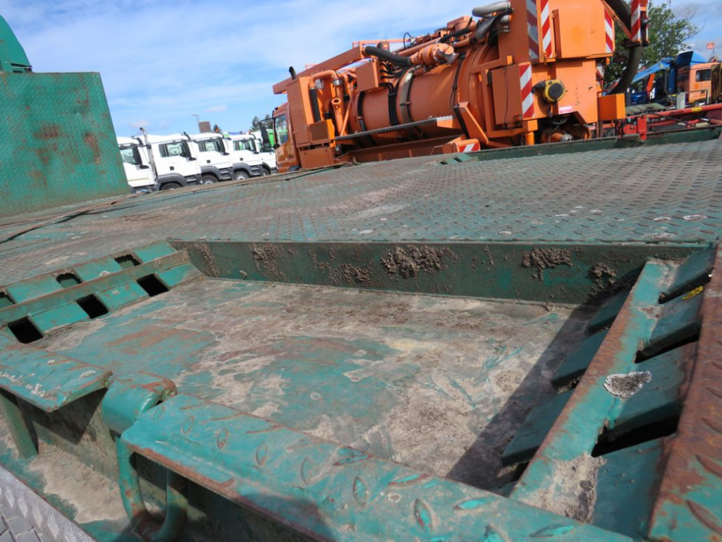 Hook lift truck Abrollcontainer Plateau zum Baumaschinentransport