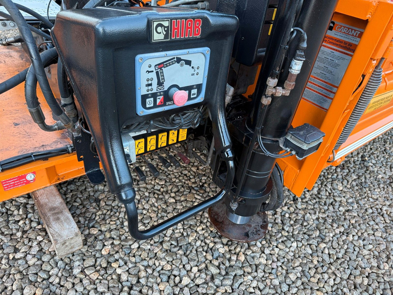 Hook lift truck Abrollcontainer mit Hiab Kran 077 B- 3