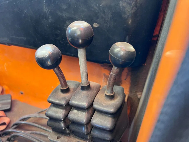 Hook lift truck DAF 1900 TURBO 4X4 HOOKLIFT