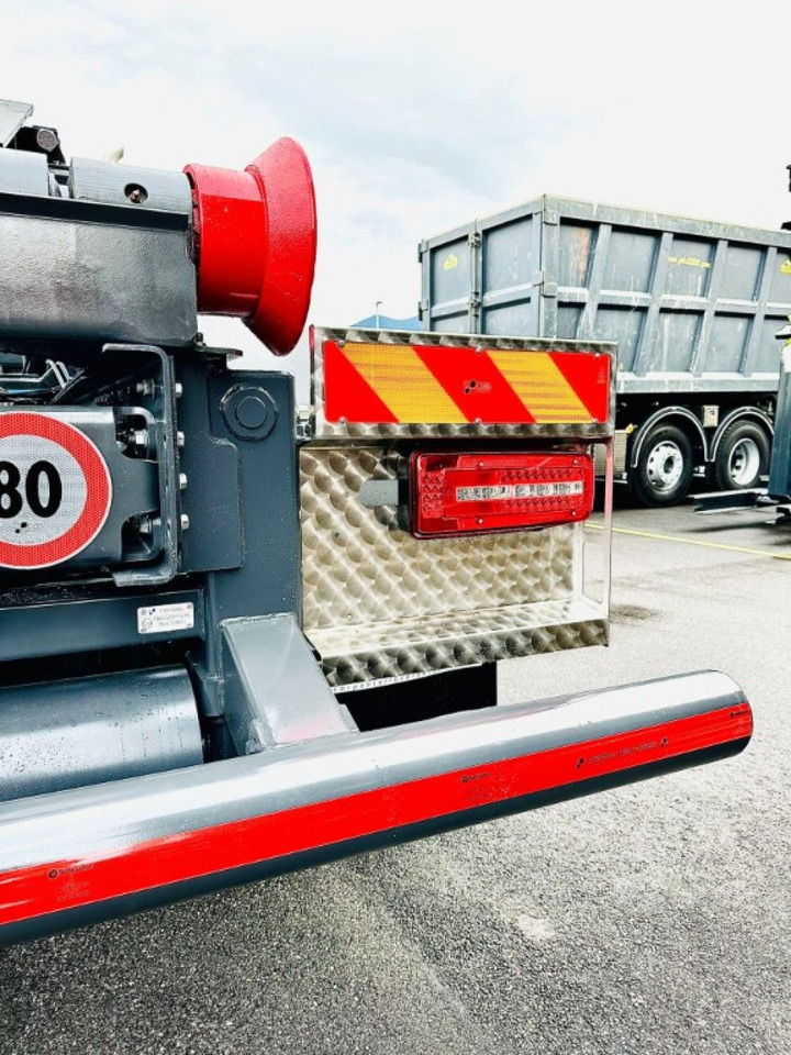 Hook lift truck DAF CF85 NUOVO SCARRABILE