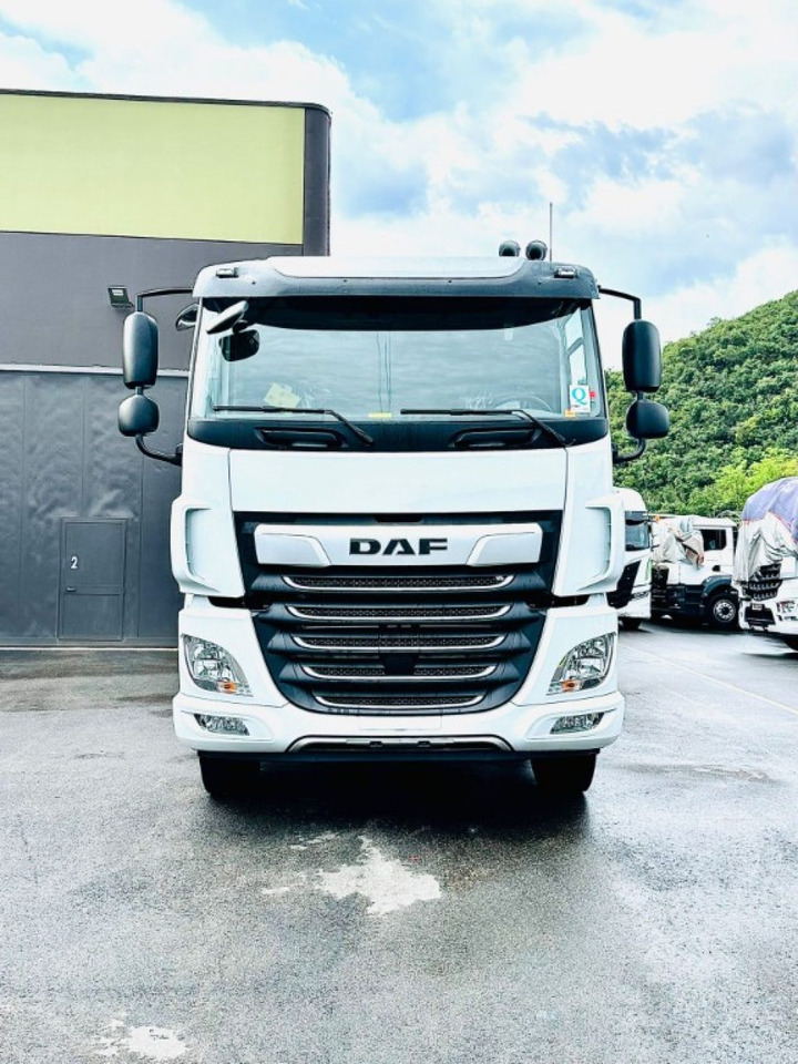 Hook lift truck DAF CF85 NUOVO SCARRABILE