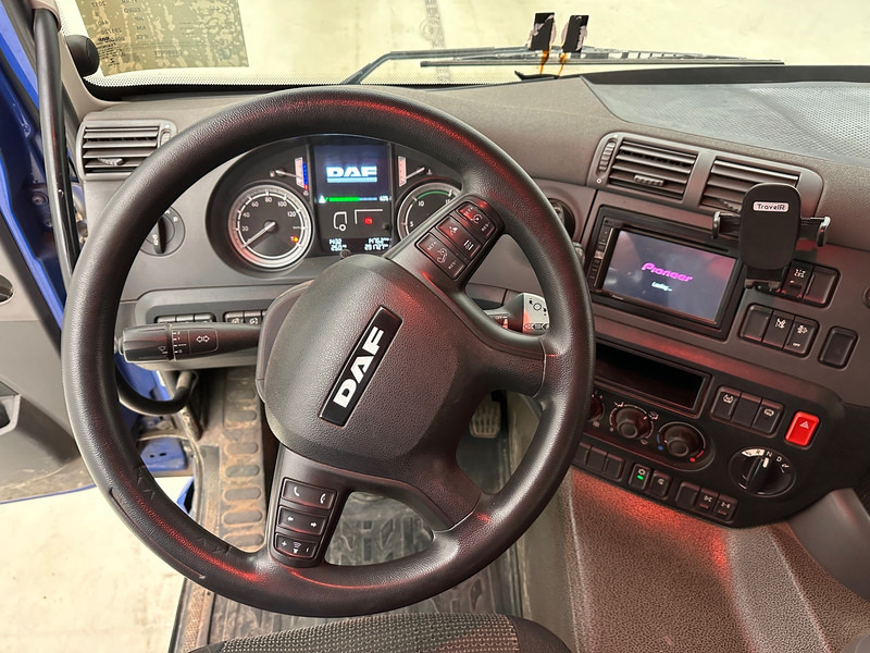 Hook lift truck DAF CF 440 - 6x4